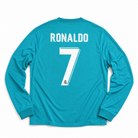 Retro della maglia Real Madrid 2017/18 con personalizzazione numero 7 e nome Ronaldo in bianco.