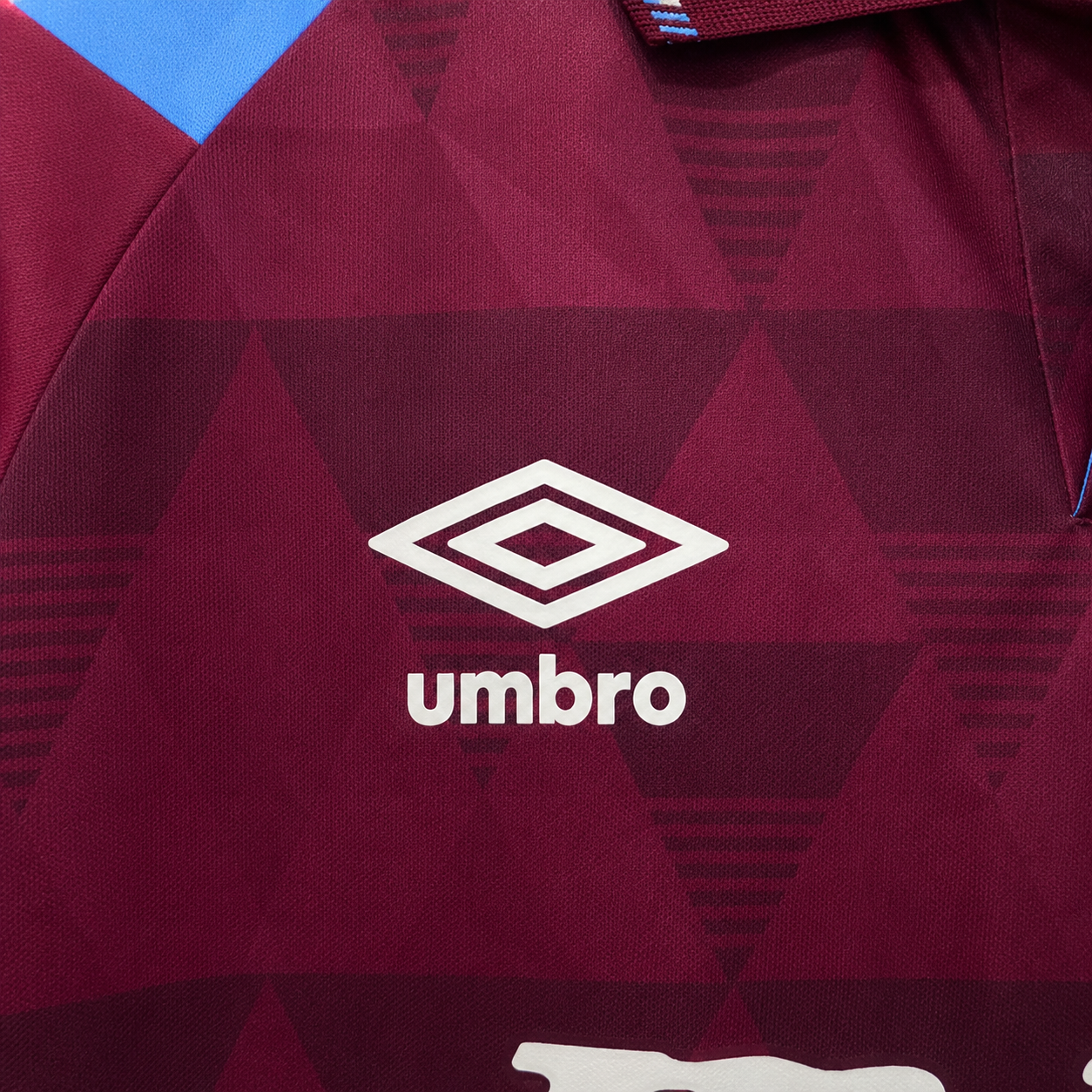 Dettaglio colletto Aston Villa maglia home 1990/91