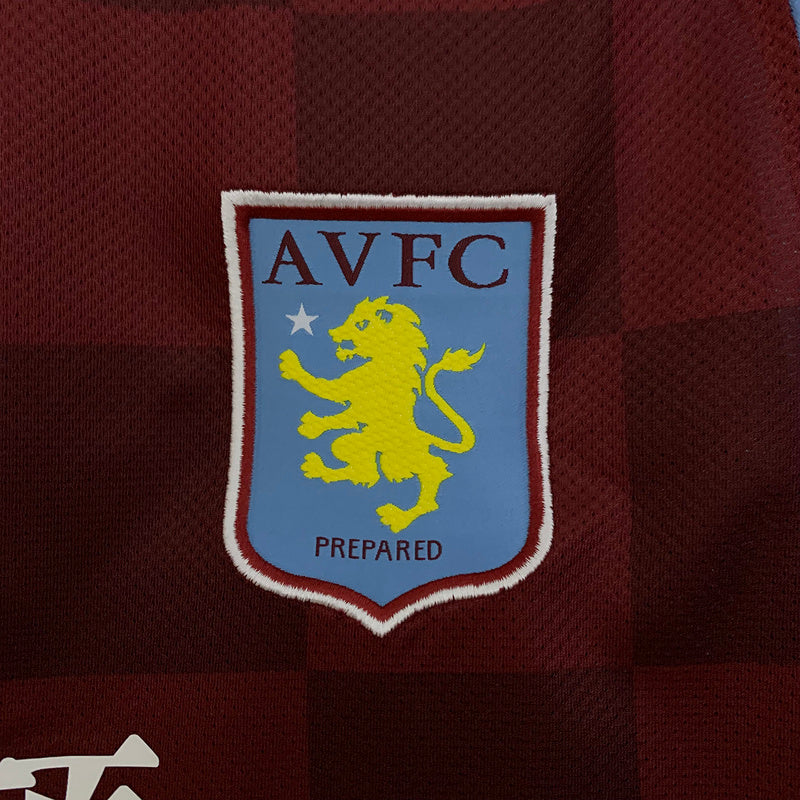 Aston Villa football shirt 2011/12 con design a scacchi