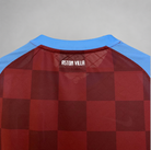 Dettaglio stemma Aston Villa maglia home Premier League