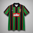 Aston Villa maglia away 1993/95 con strisce verdi nere e rosse
