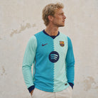 Maglia third manica lunga Barcellona 2026/27 vista frontale design bicolore azzurro