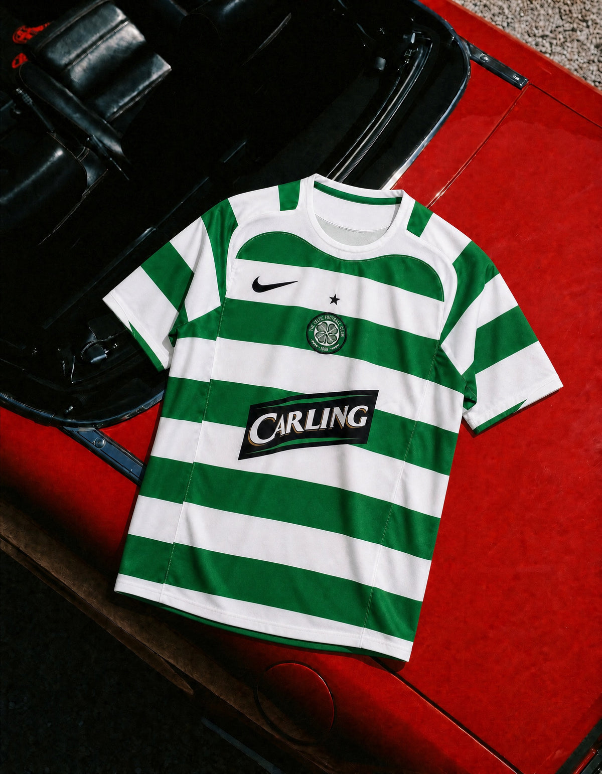 Dettaglio colletto Celtics maglia vintage anni 2000
