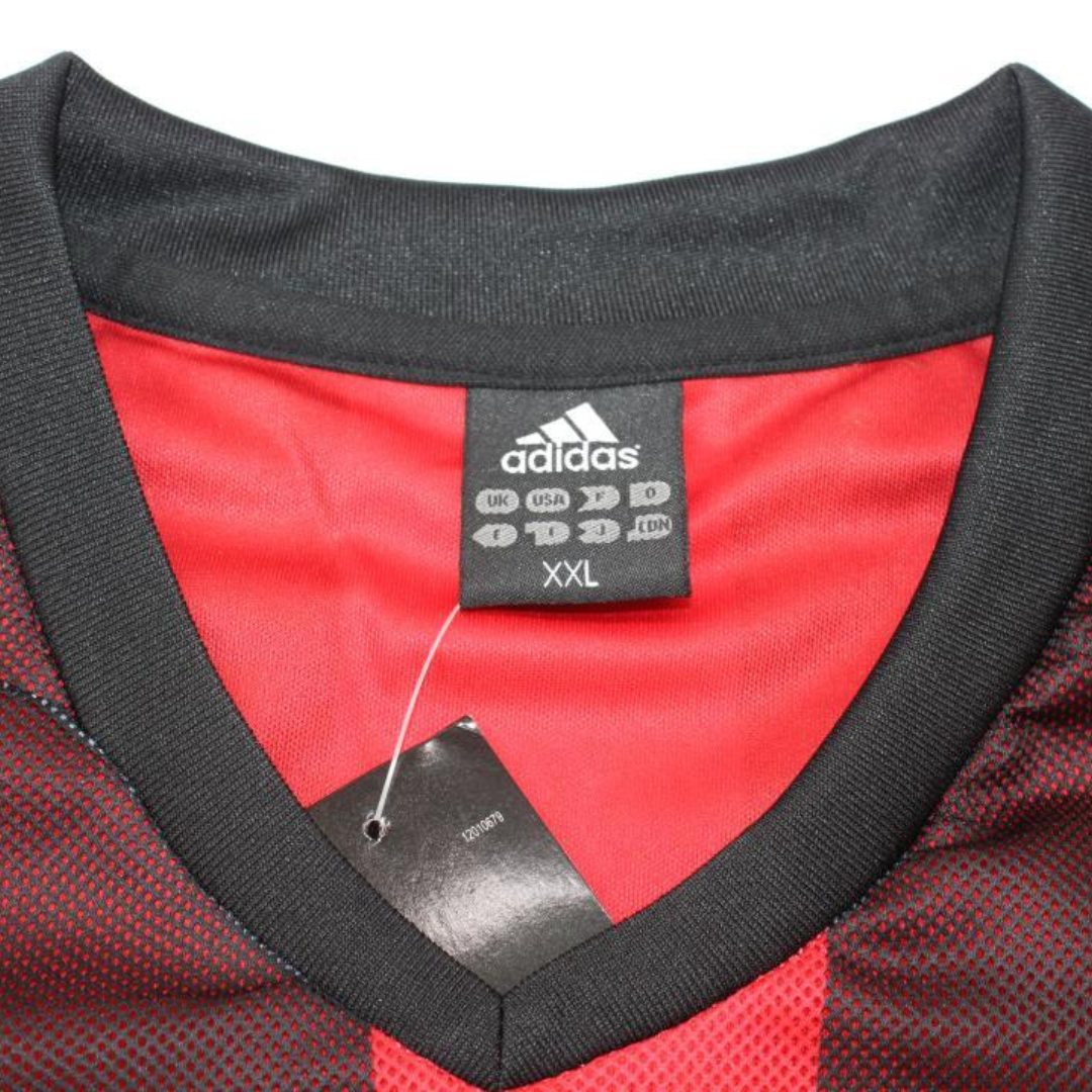 Colletto classico maglia Milan primi anni Duemila
