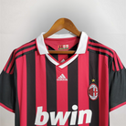 Dettaglio colletto maglia Milan Home 2009/10 con finiture bianche