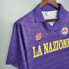 Dettaglio della trama del tessuto e storico Fiorentina 1989.