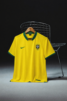 Dettaglio stemma Brasile su maglia Home 2006 gialla