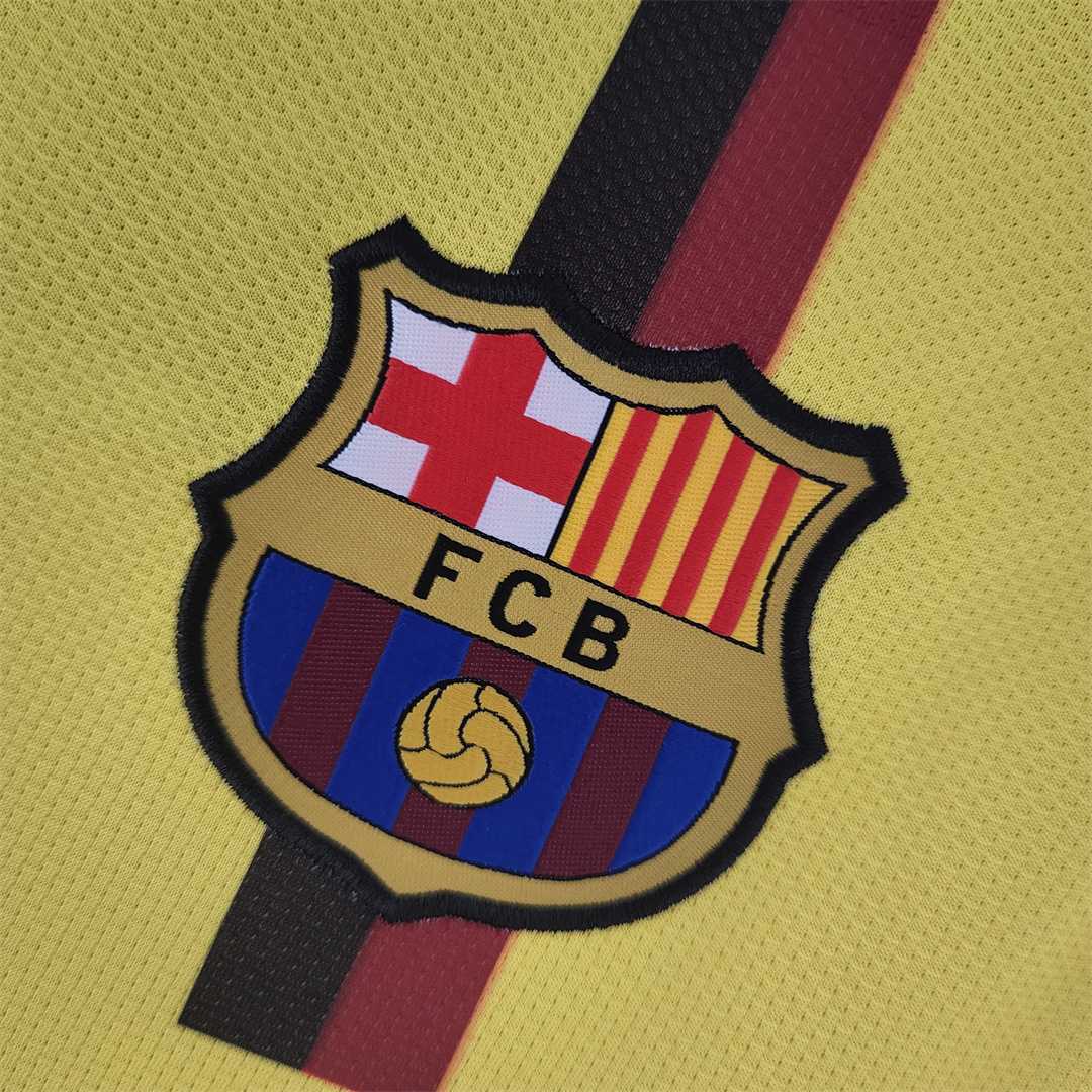 Dettaglio stemma FC Barcelona maglia away 2008/09 manica lunga