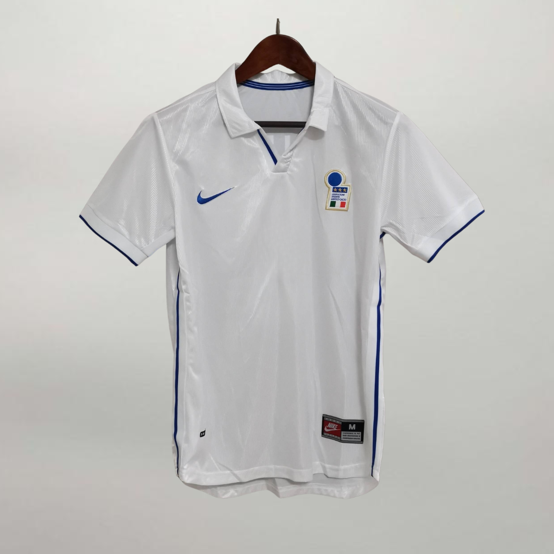 Fronte maglia away Italia 1998 con stemma FIGC e dettagli azzurri sul colletto