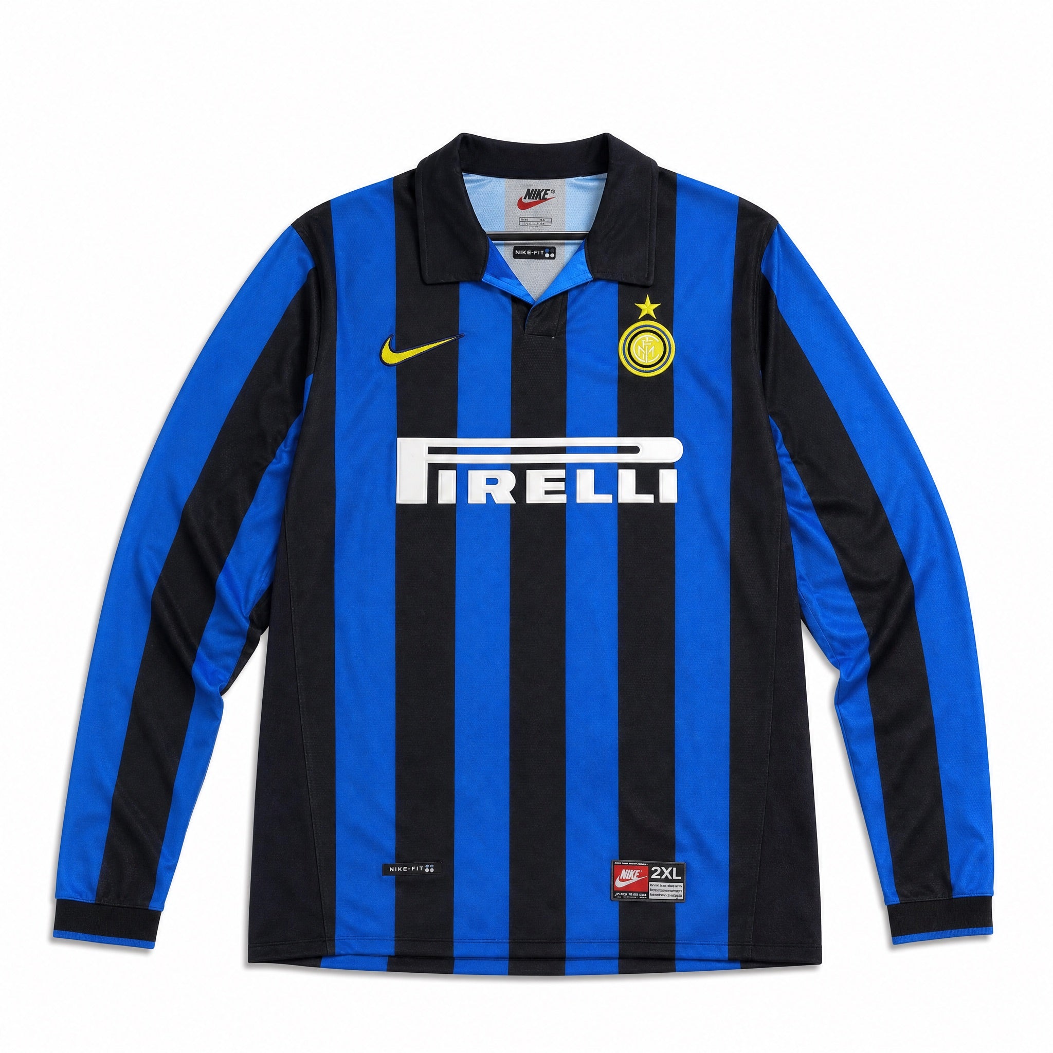Framsidan av Inters hemmatröja 1998/99 med svart-blå ränder, pikékrage och guldstjärna.
