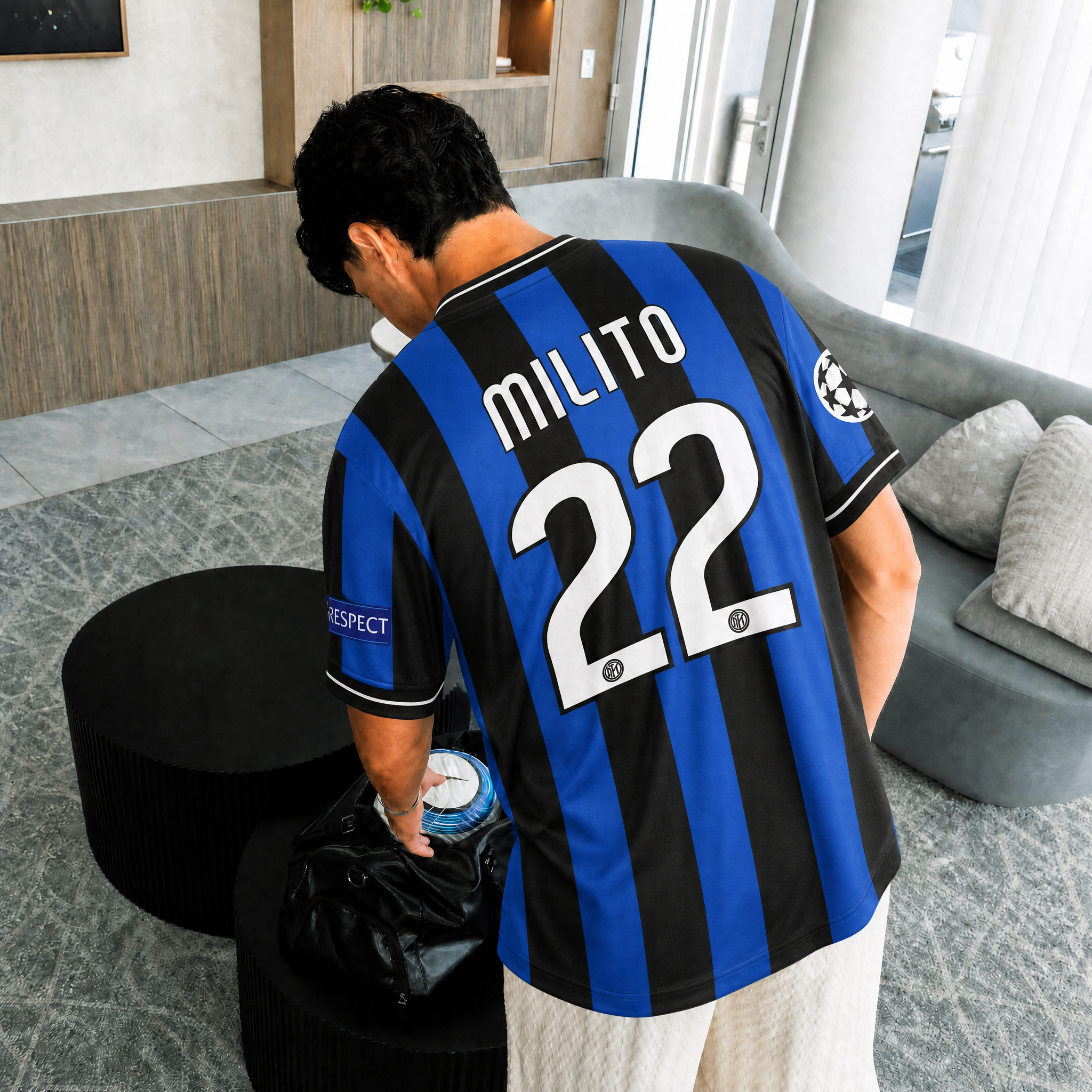 MILITO Inter finale Champions League 2010 con maglia home nerazzurra
