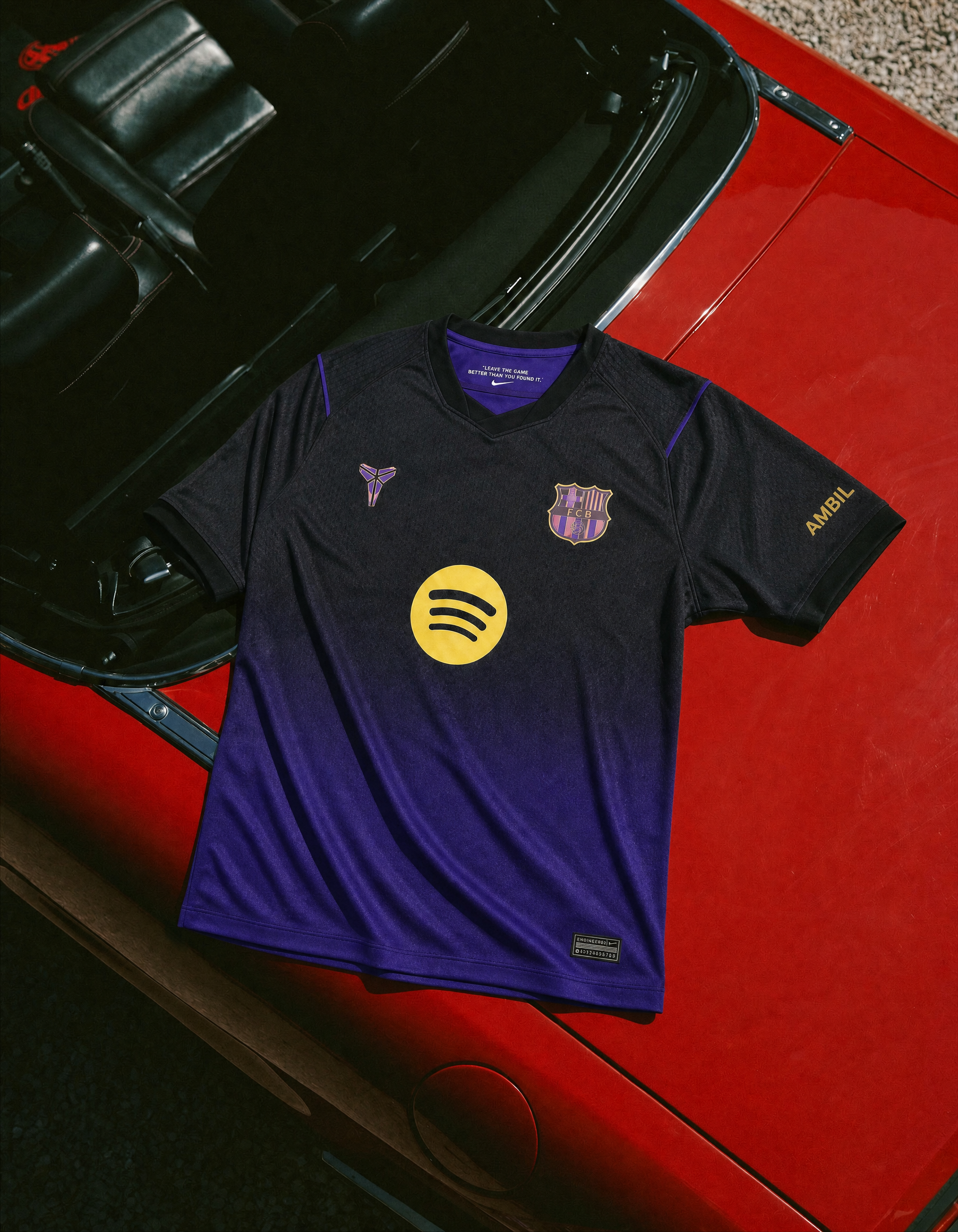 Maglia away Barcellona 2026/27 vista frontale colore scuro sfumato viola