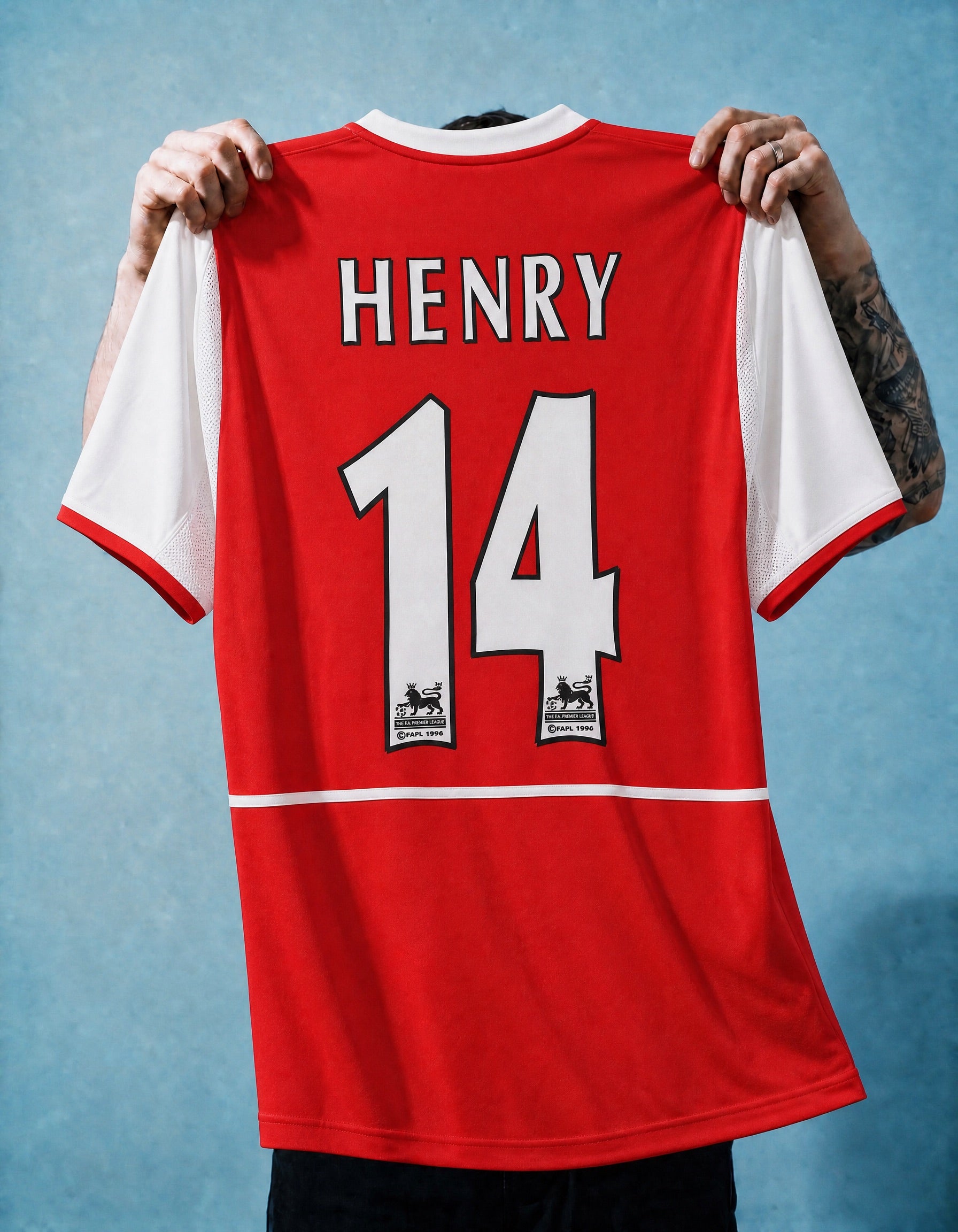 Retro maglia Thierry Henry Arsenal 2002/03 con nome Henry e numero 14