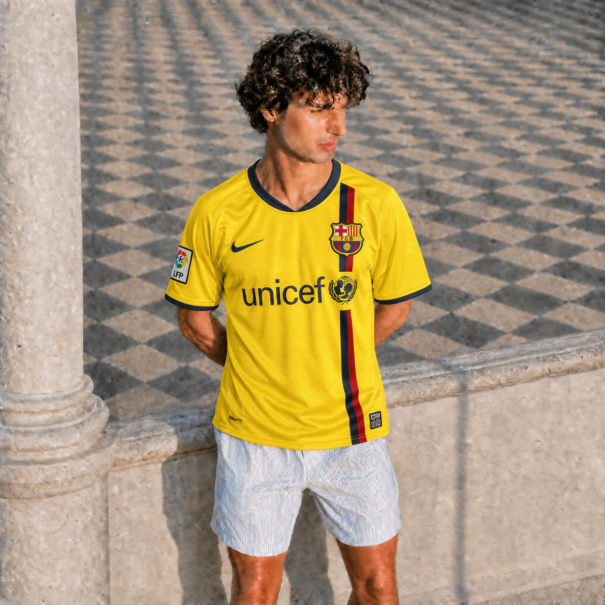Tifoso che indossa maglia Barcellona away 2008/09 taglio classico