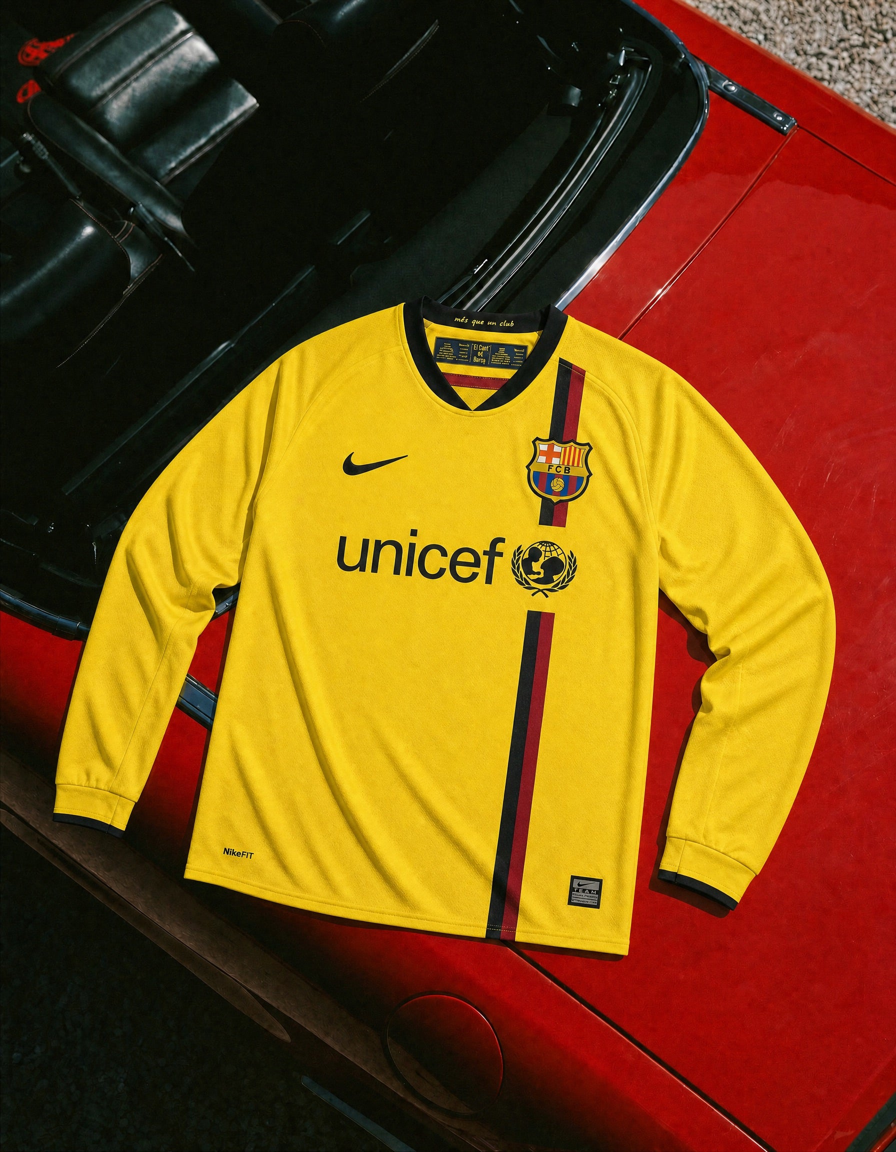 Dettaglio stemma FC Barcelona maglia away 2008/09 manica lunga
