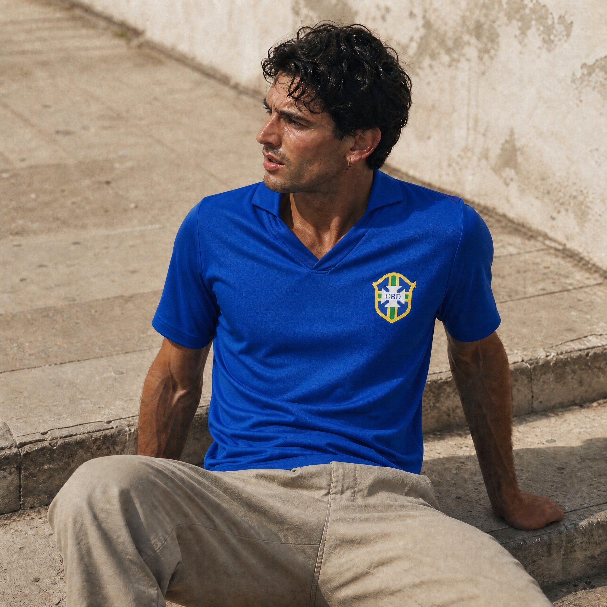 Tifoso che indossa maglia Brasile away 1957 taglio classico