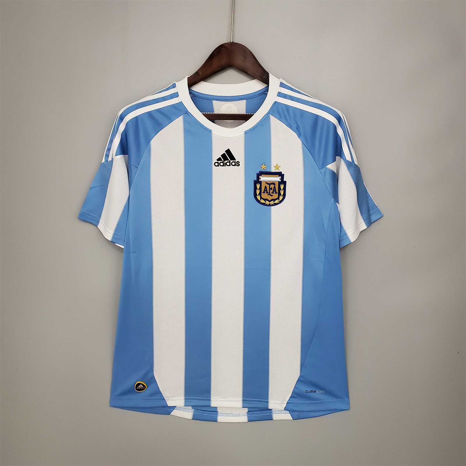 Maglia Argentina 2010 vista frontale strisce bianche azzurre
