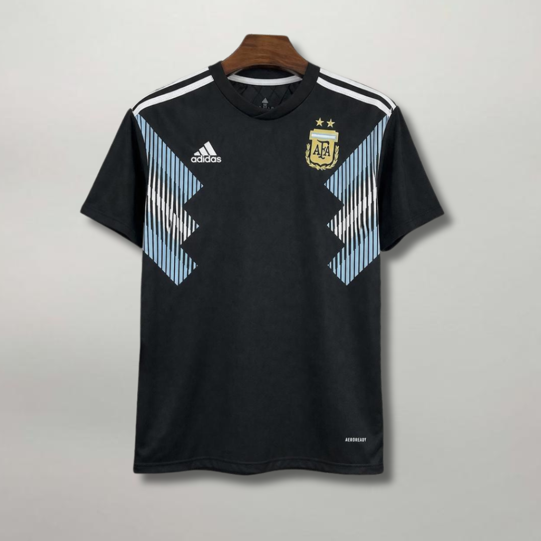 Maglia Argentina 2018 away fronte nera con dettagli azzurri Adidas