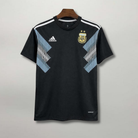 Maglia Argentina Away 2018 nera Adidas con grafica celeste e bianca laterale