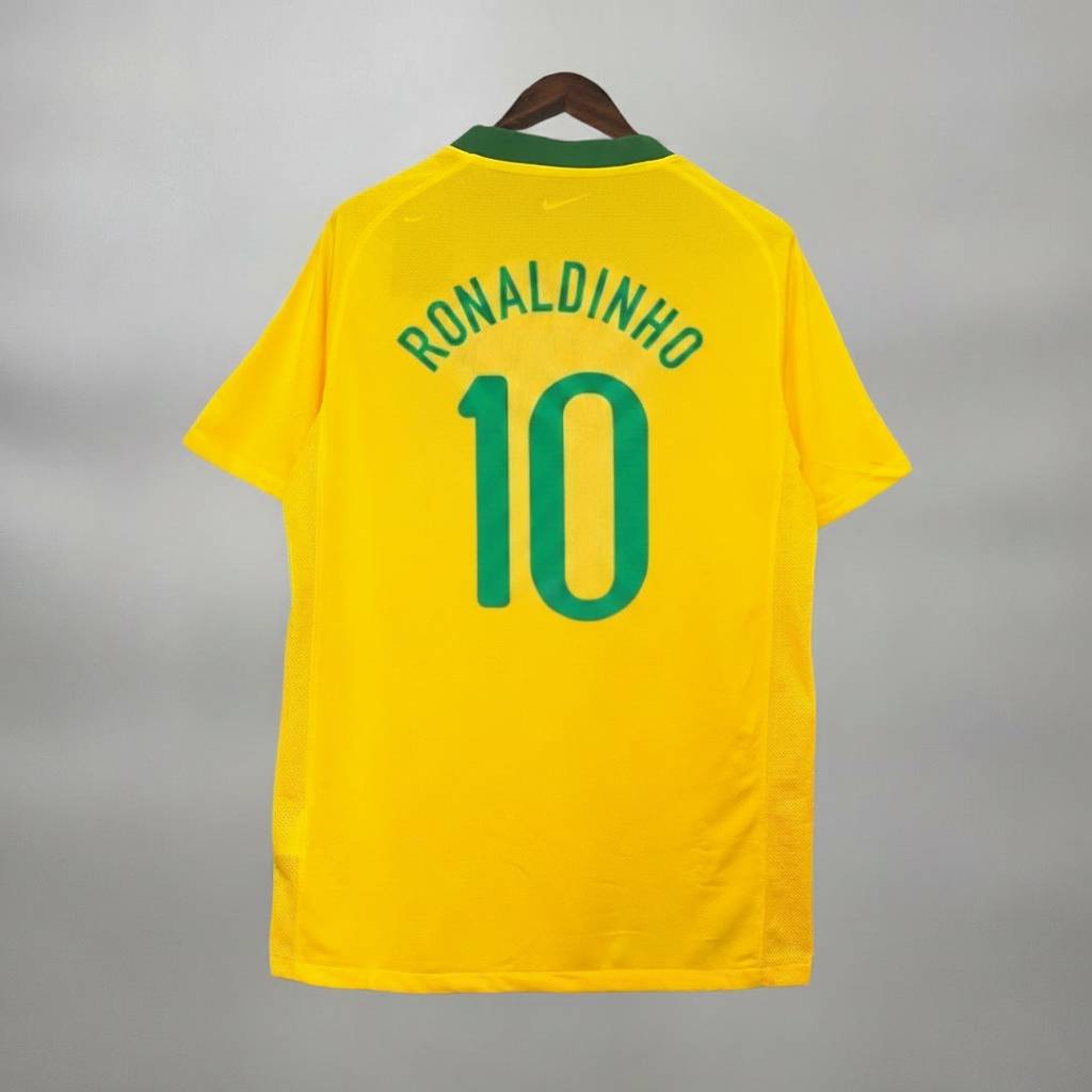 Maglia Brasile Home 2010 Ronaldinho numero 10 retro giallo con dettagli verdi