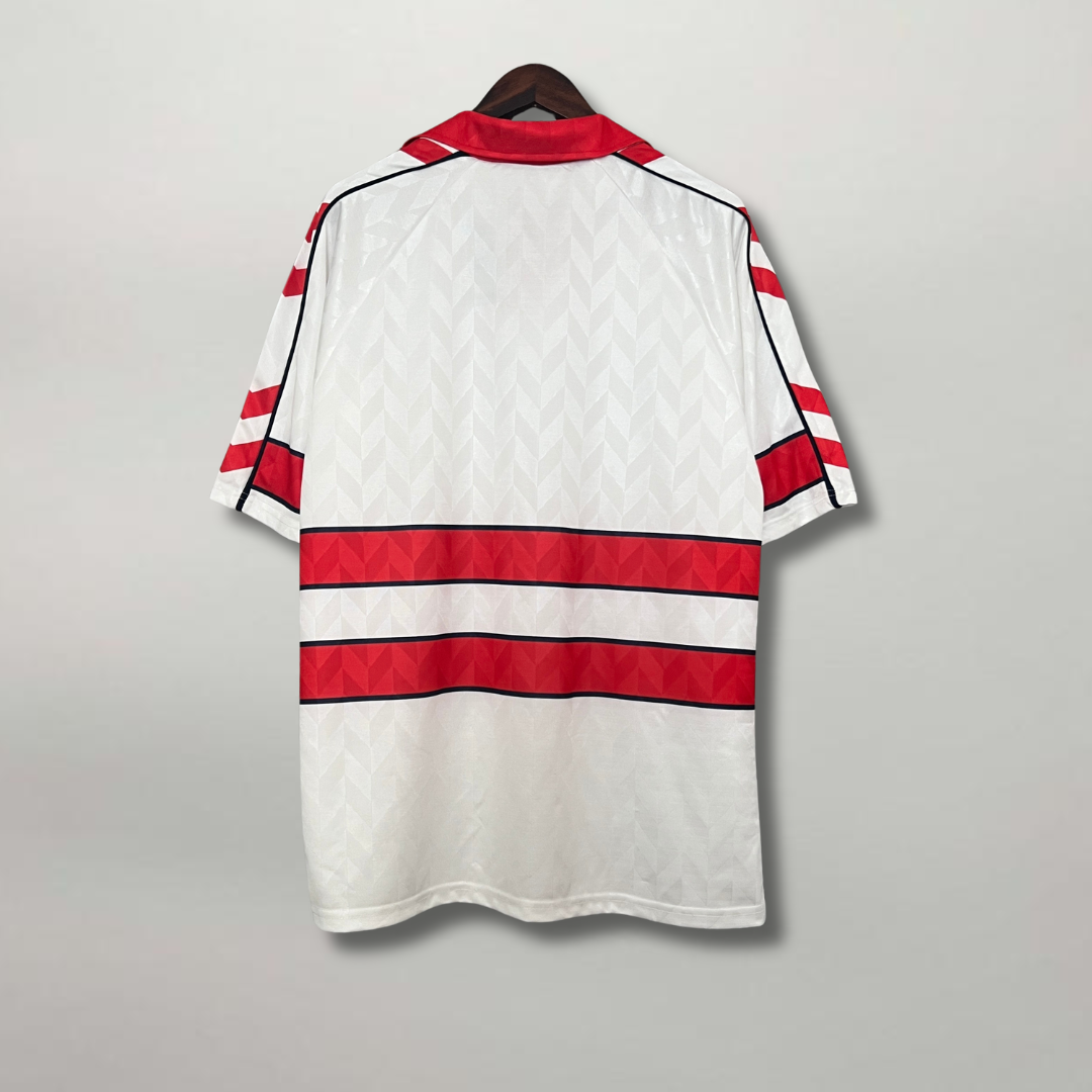 Maglia Danimarca 1988 away retro vista posteriore design pulito chiaro