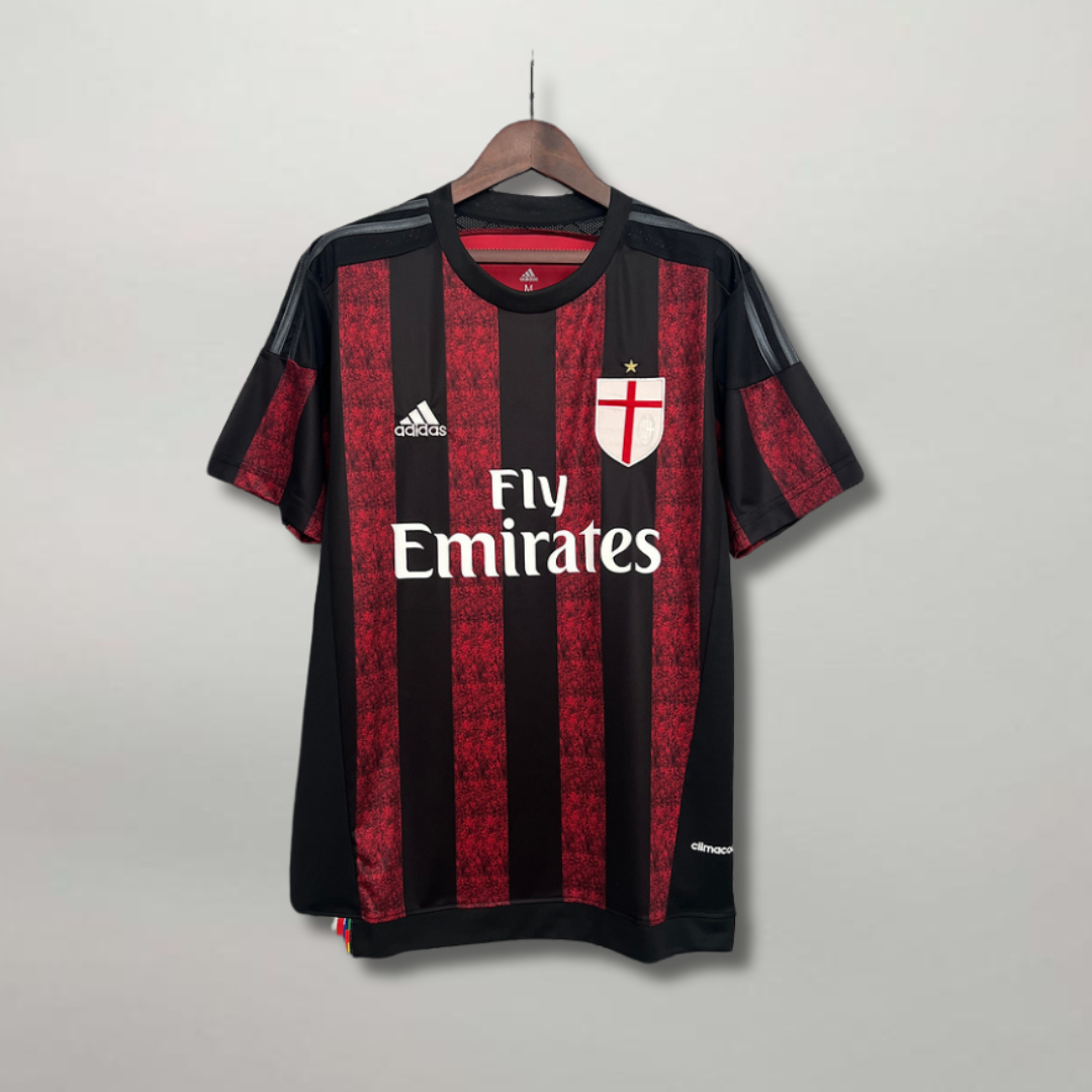 Maglia home Milan 2015/16 rossonera vista frontale