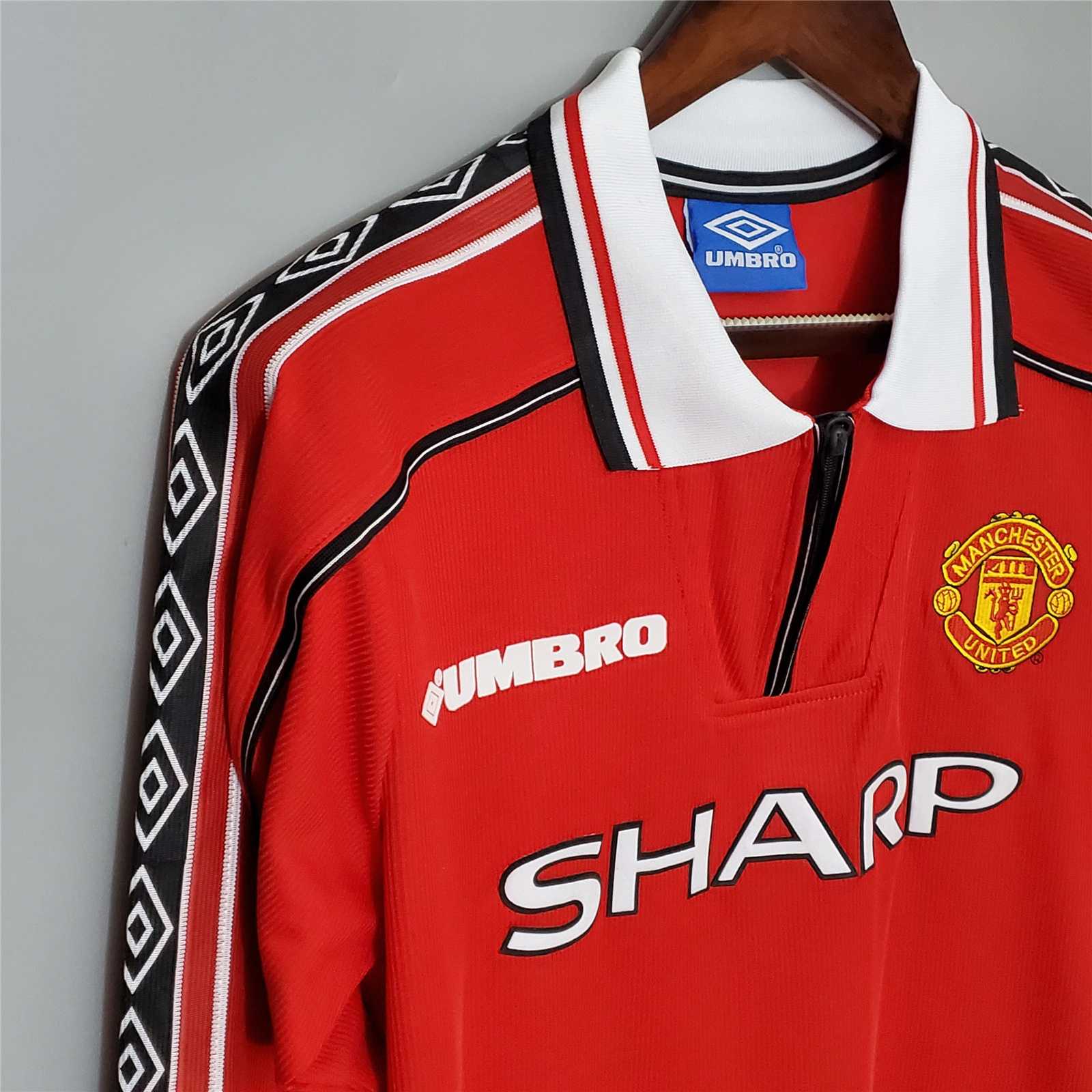 Manchester United 1998/99 manica lunga dettaglio