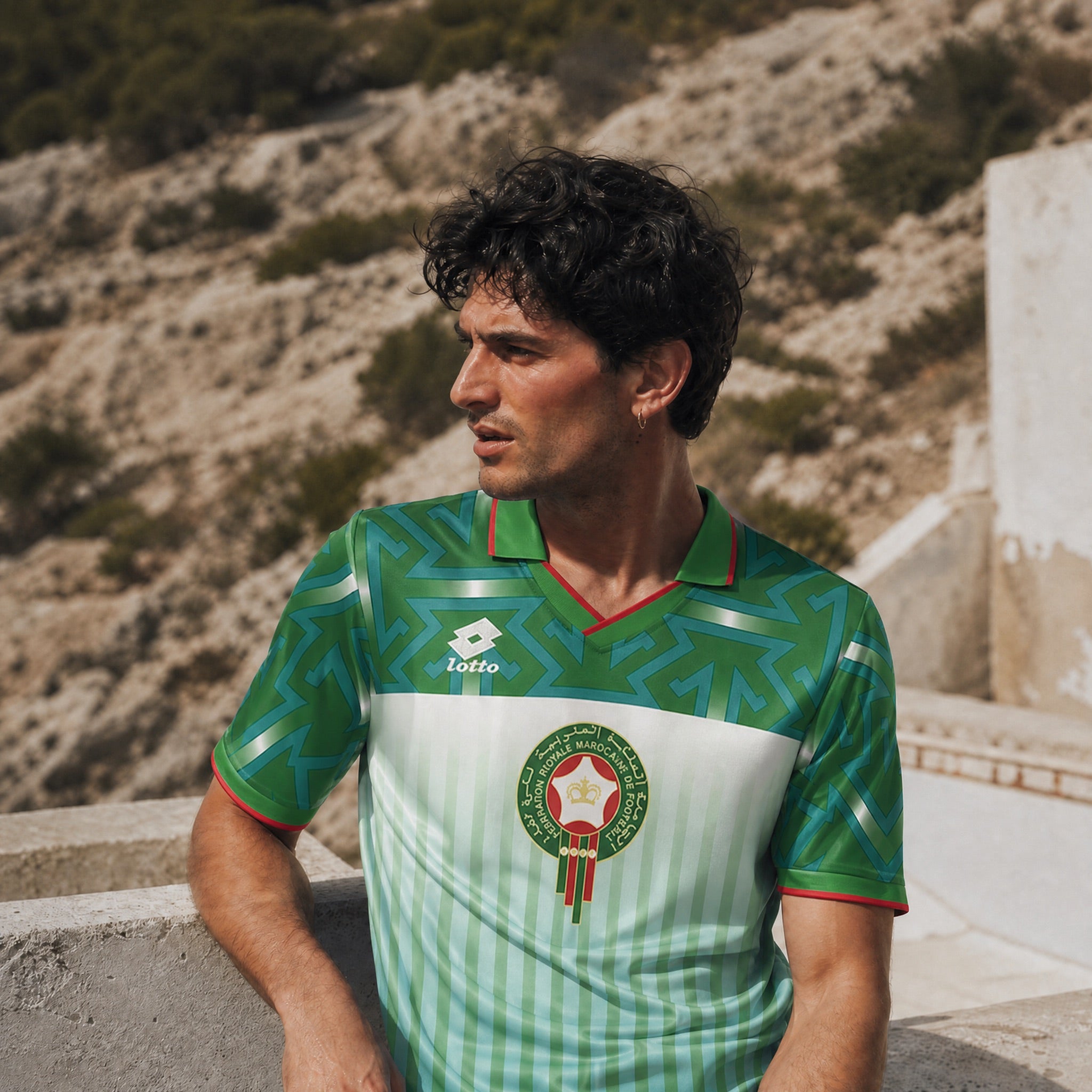 Modello che indossa la Maglia Away Marocco 1994 World Cup.