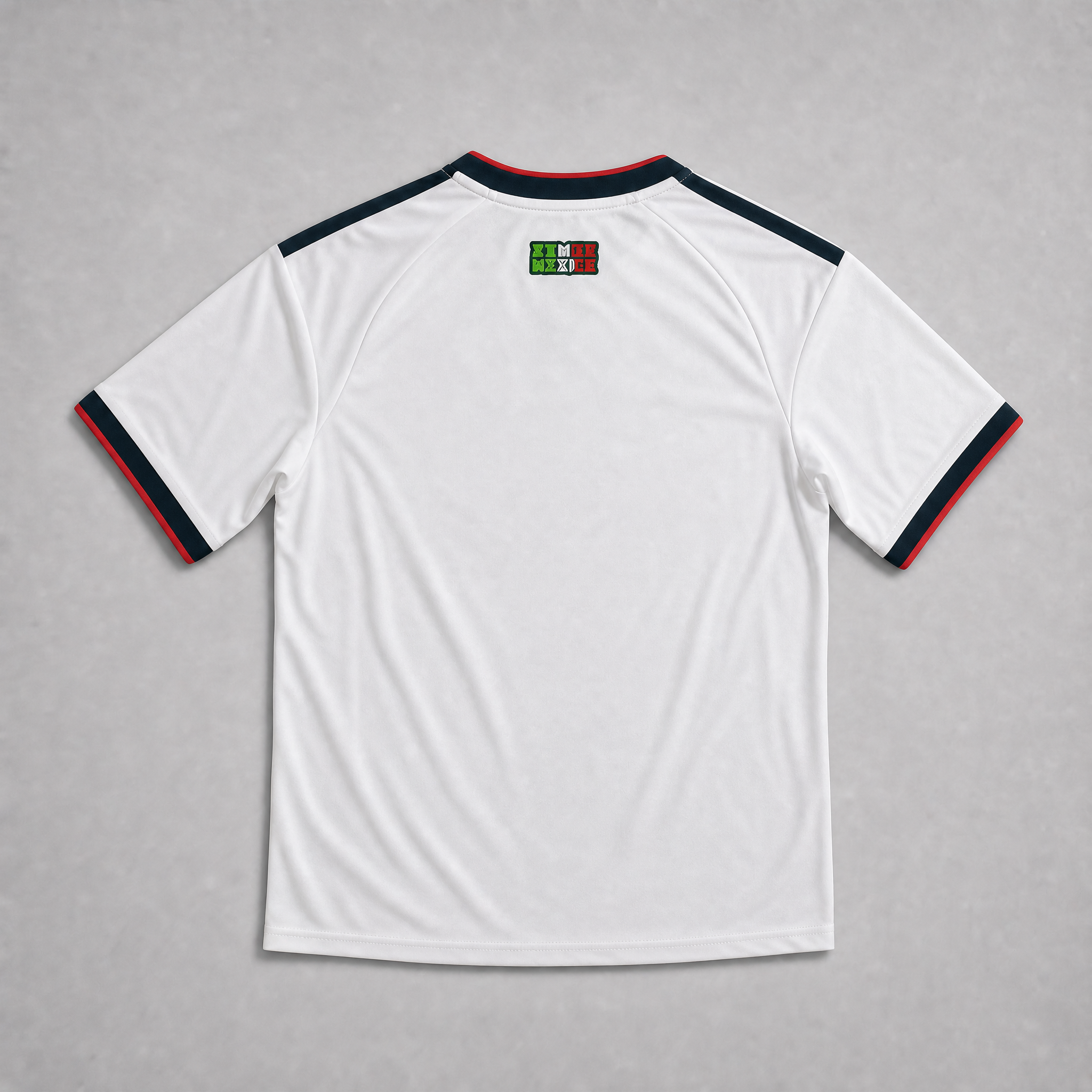 Dettaglio retro maglia away El Tri FIFA World Cup 2026 — tessuto bianco, finiture tricolori sulle spalle, numero sul dorso
