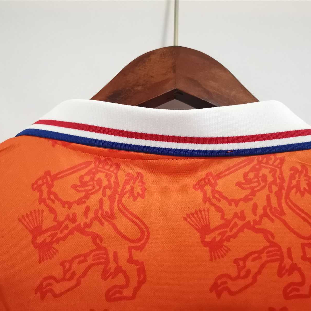 Pattern geometrico maglia Olanda 1995 close-up tessuto