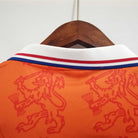 Pattern geometrico maglia Olanda 1995 close-up tessuto
