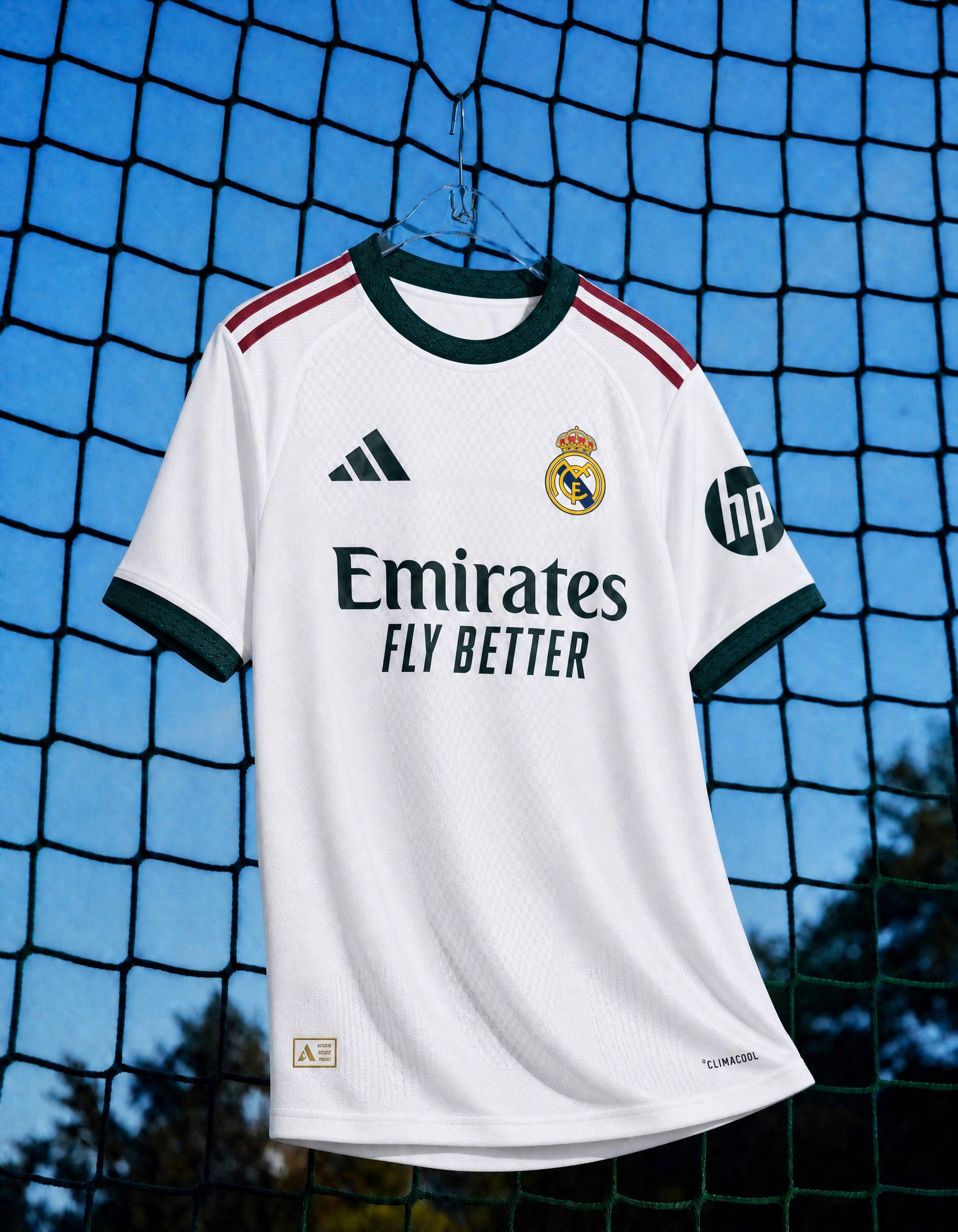 Dettaglio manica maglia home Real Madrid 2026/27