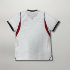 Retro della maglia bianca della nazionale inglese 2026 con rifiniture scure e rosse sul colletto