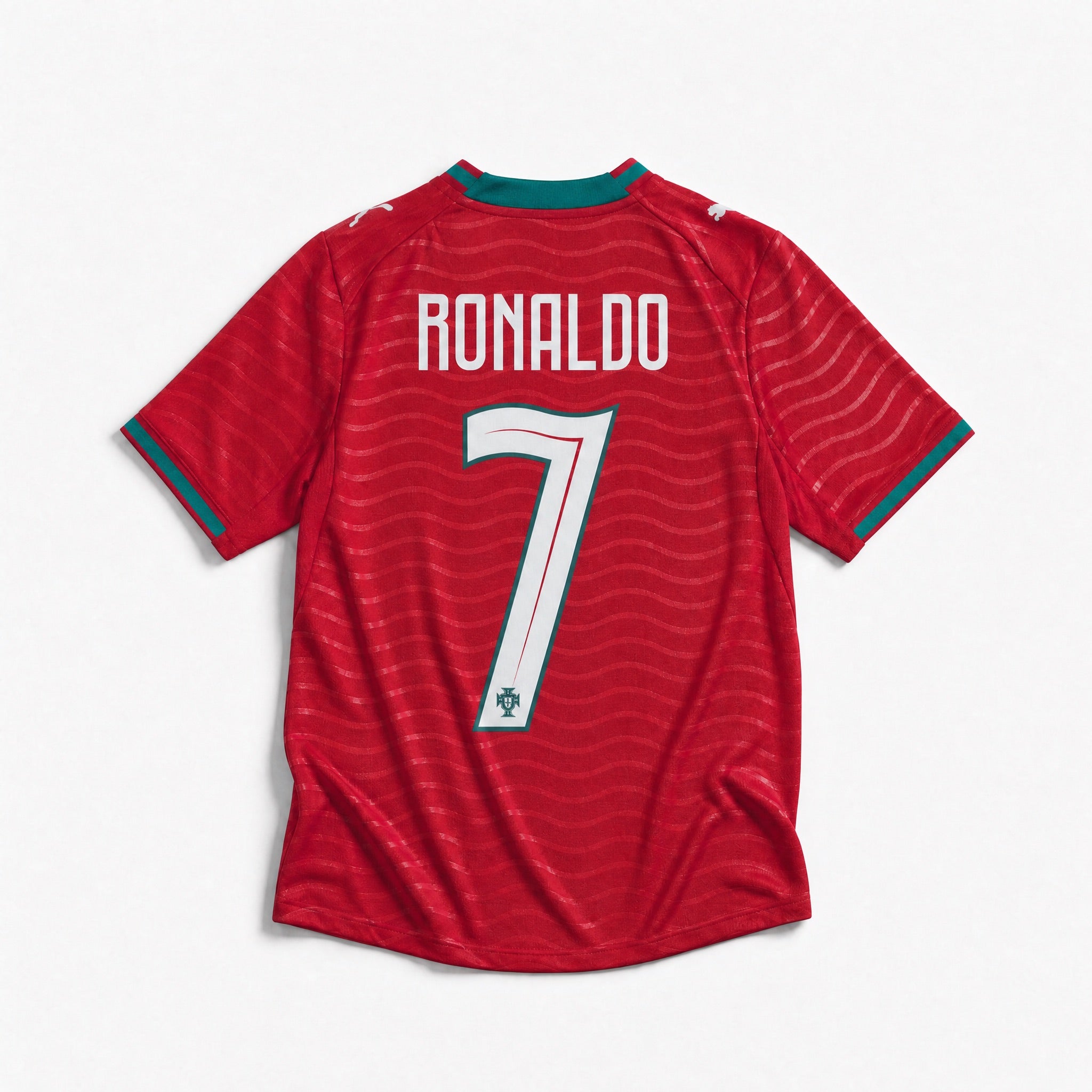 Retro della maglia rossa Portogallo 2026 con il nome Ronaldo e il numero 7 impressi in verde chiaro.