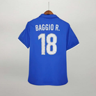 Retro maglia azzurra Italia 1998 Baggio numero 18 bianco con font ufficiale.