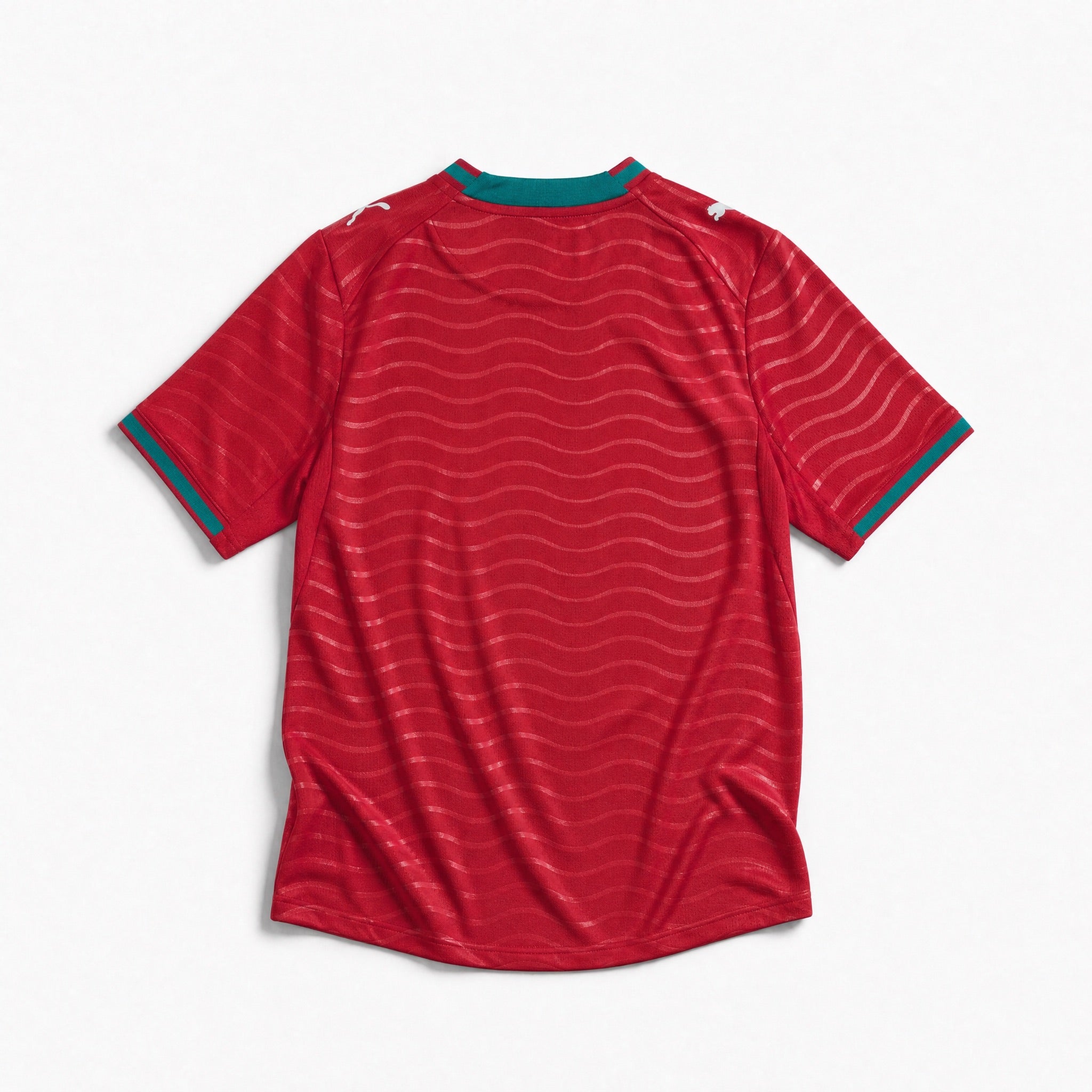 Vista posteriore della maglia rossa nazionale portoghese 2026 con tessuto tecnico traspirante