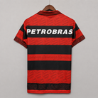 Retro della maglia Flamengo 1995/96 a bande orizzontali rosso nere