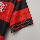 Retro della maglia Flamengo 1995/96 a bande orizzontali rosso nere