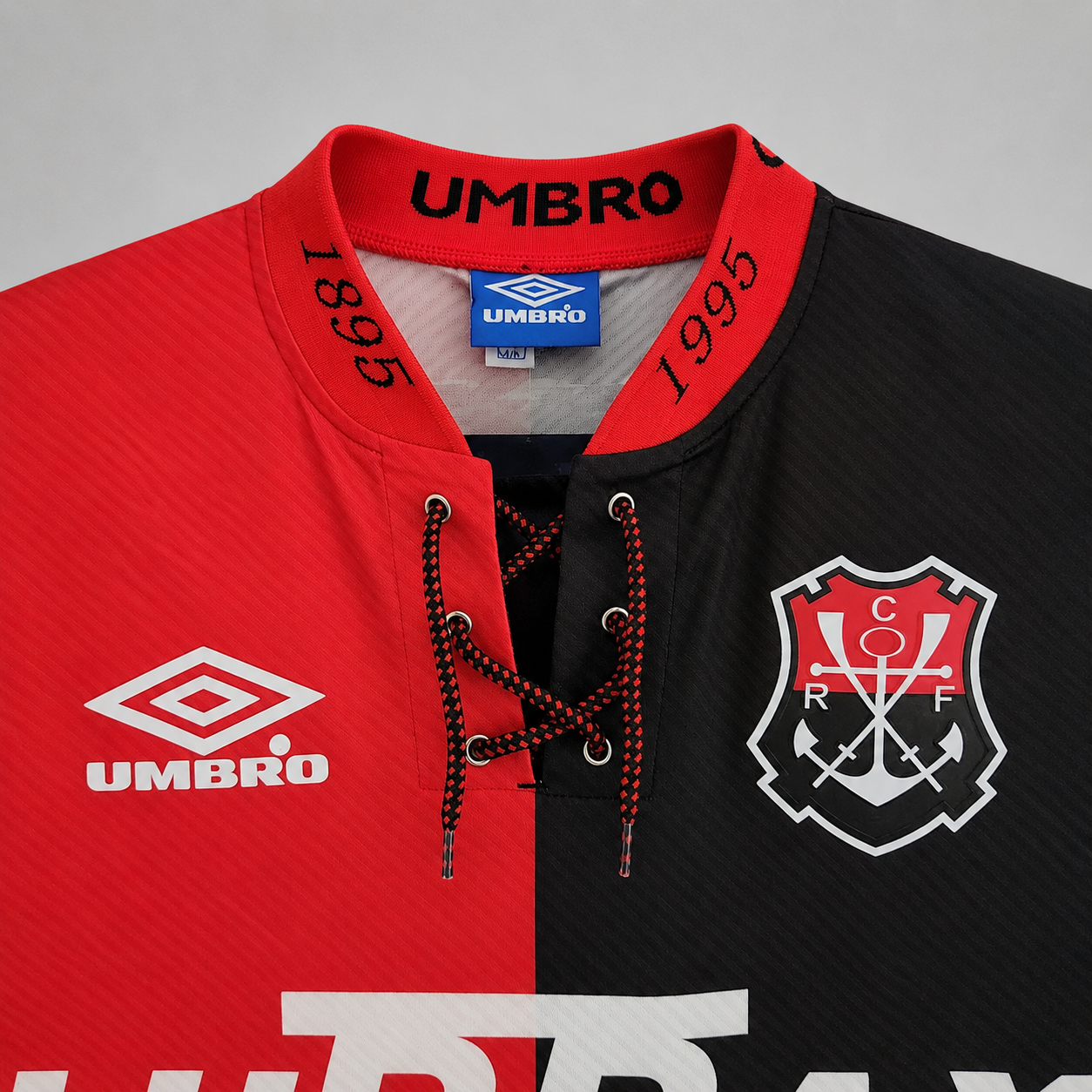 Dettaglio stemma celebrativo Flamengo jersey vintage 1994