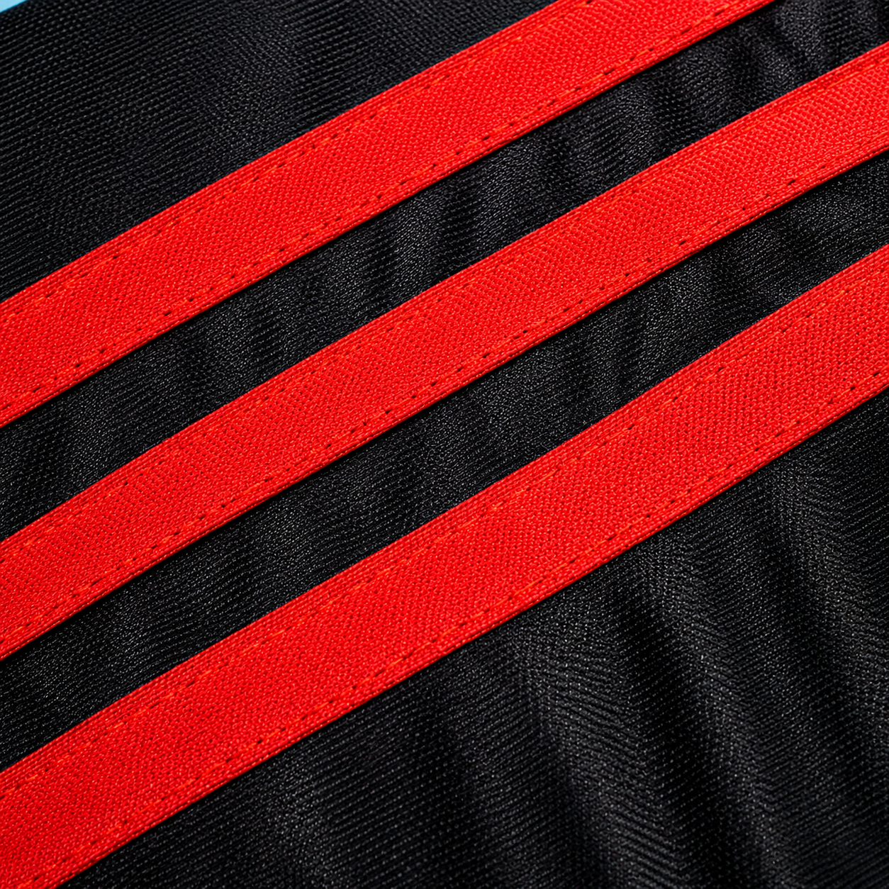 Flamengo home shirt 1990/91 con bande orizzontali rosso nere