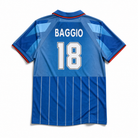 Retro maglia blu Milan 1995/96 numero 18 Baggio con dettagli bianchi e rossi.