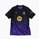 Maglia Barcellona Away 2026/27 di Lamine Yamal, sfumatura dal nero al viola con stemma del club, vista frontale