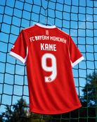 Maglia Kane Bayern Monaco Home 2025/26 sulla rete