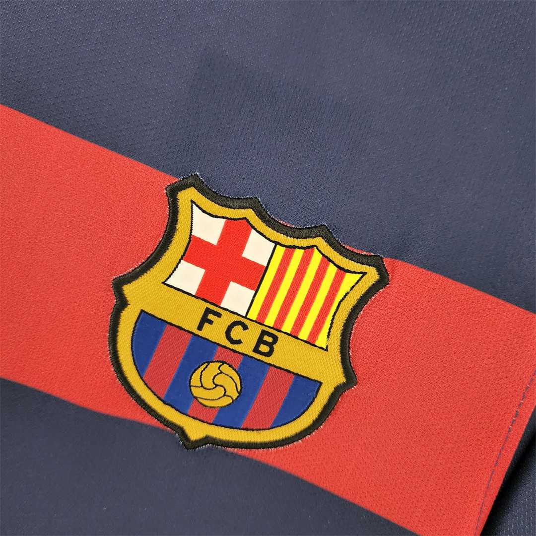 Dettaglio logo FC Barcellona su maglia 2015/16 home blaugrana