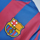 Dettaglio stemma Barcellona su maglia Home 2005/06 blaugrana