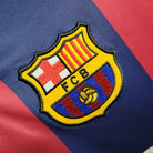 Dettaglio stemma FC Barcellona su maglia 2014/15 home blaugrana