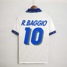 Retro maglia bianca Italia 1994 Baggio numero 10 blu con font originale.